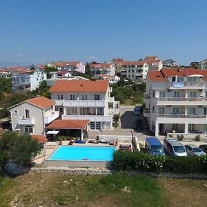 Jurac Apartman Povljana